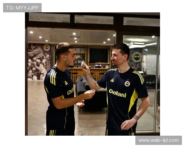 纽卡斯尔联主场3比0大胜本菲卡 穆里尼奥欧冠战绩再度失利